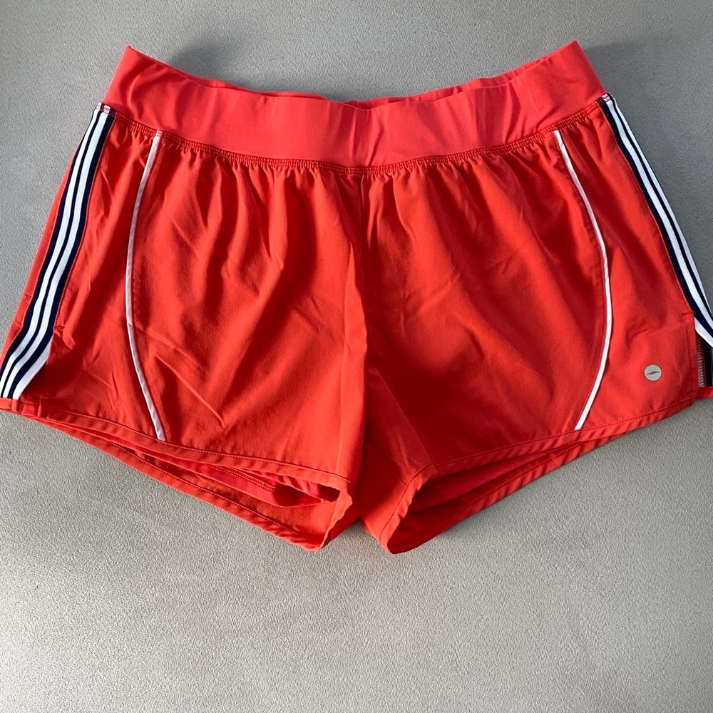 SOLD - Avia Lined Coral athletic shorts